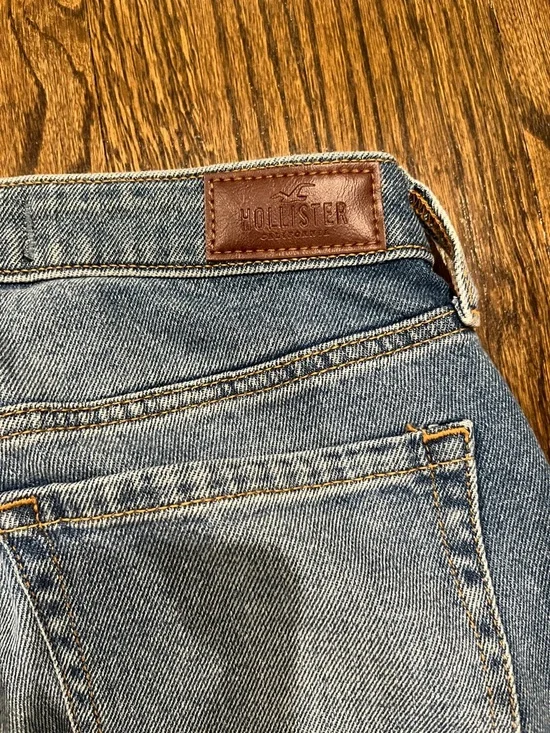 Hollister ultra high-rise mom jeans size 9R - Picture 7 of 7